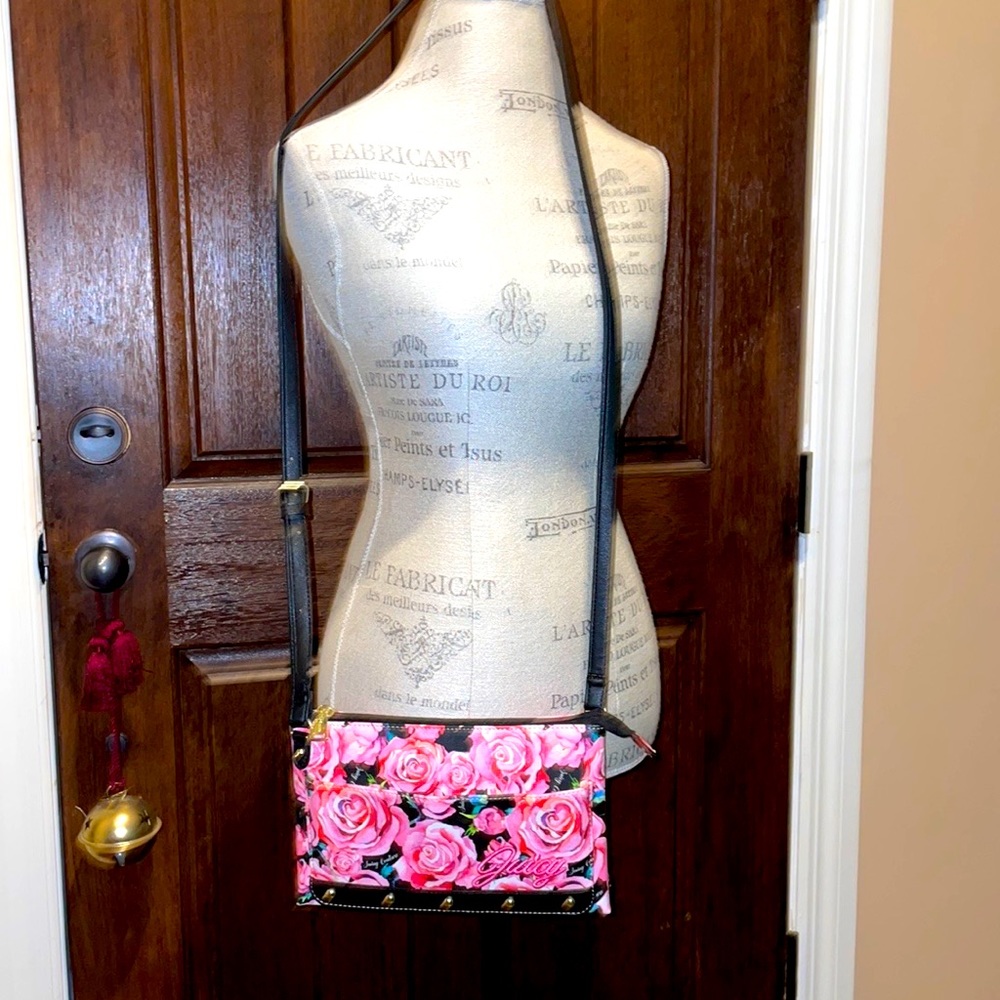 🍒JUICY COUTURE 🍒CROSSBODY BAG SEE PICTURES FOR MEASUREMENTS 🍒